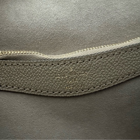 Diane Leather Crossbody Purse Louis Vuitton Authentic New - Picture 7 of 12